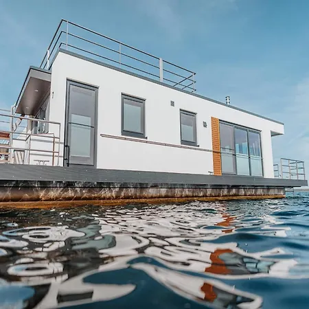 Hausboot Am Graebendorfer ספינת מלון