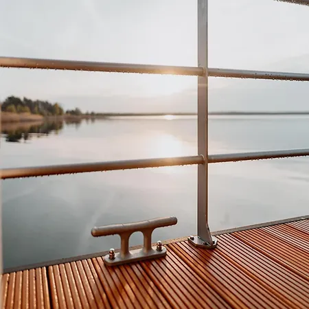 Hausboot Am Graebendorfer ספינת מלון