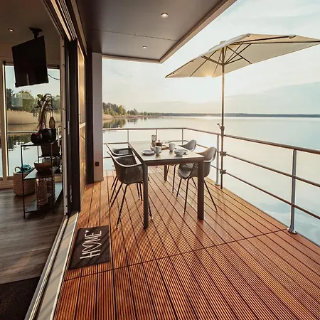 Hausboot Am Graebendorfer ספינת מלון